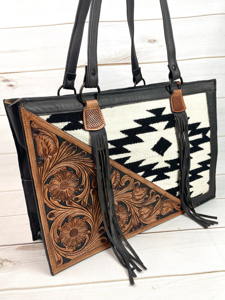 The Highlands Fringe Purse – The Catty Cowgirl
